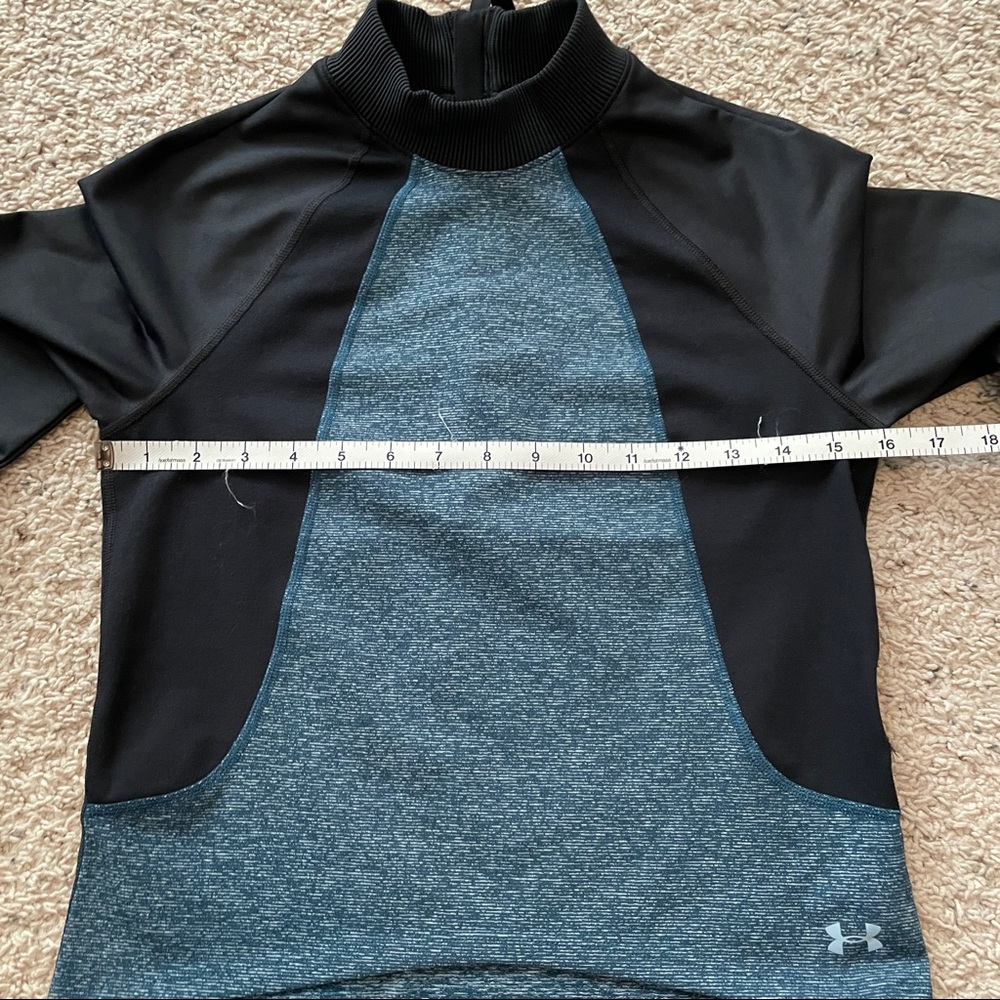 Under Armour Small Rehearsal Long Sleeve Crop Top - Picture 7 of 10